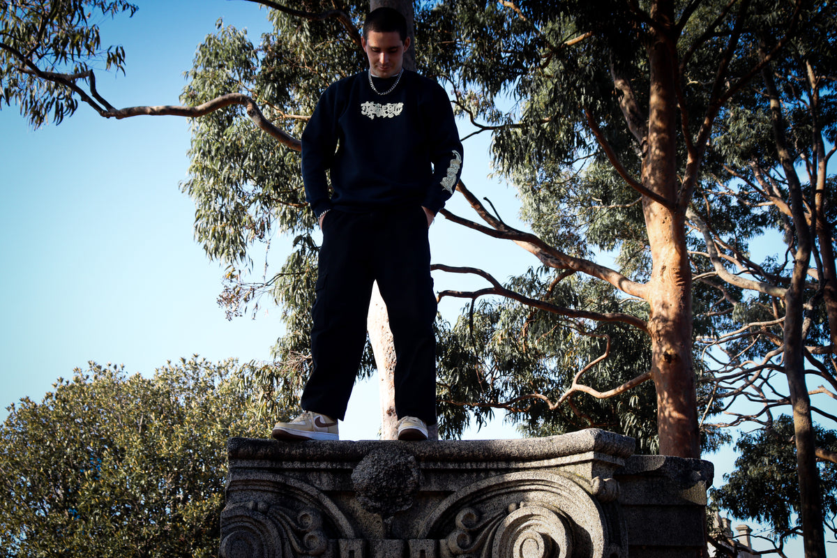 Wild Girl II Crewneck - NAVY/CREAM