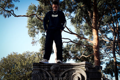 Wild Girl II Crewneck - NAVY/CREAM
